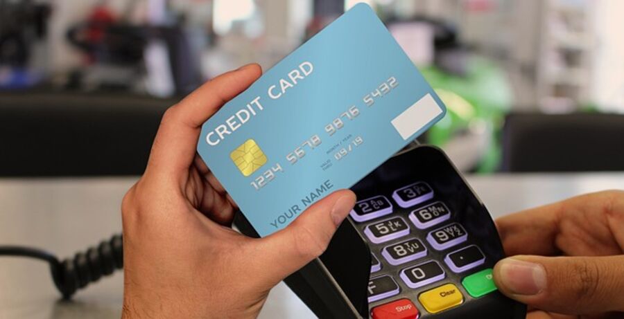 Contactless card payment at a card terminal